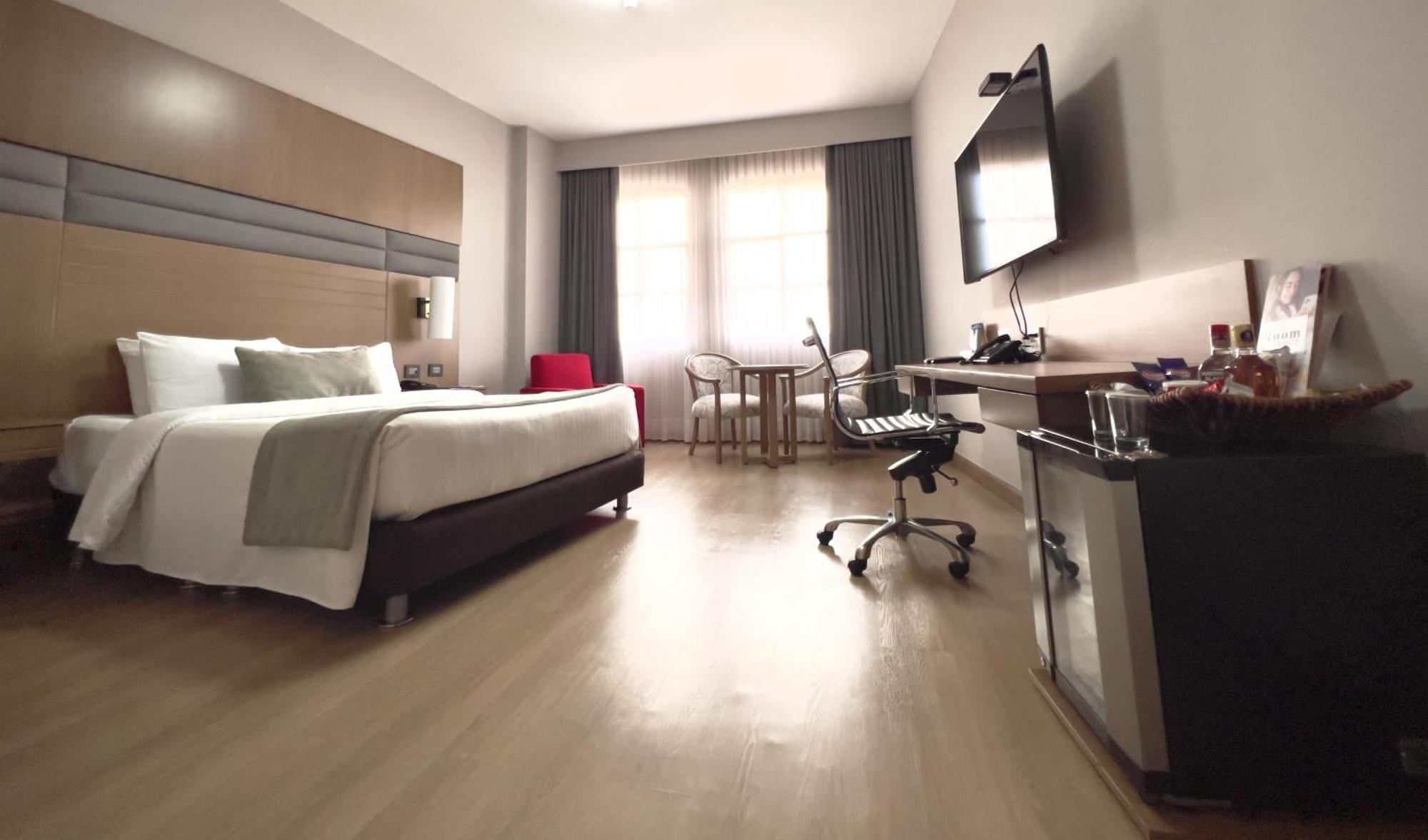Hotel Dann Carlton Cali Buitenkant foto